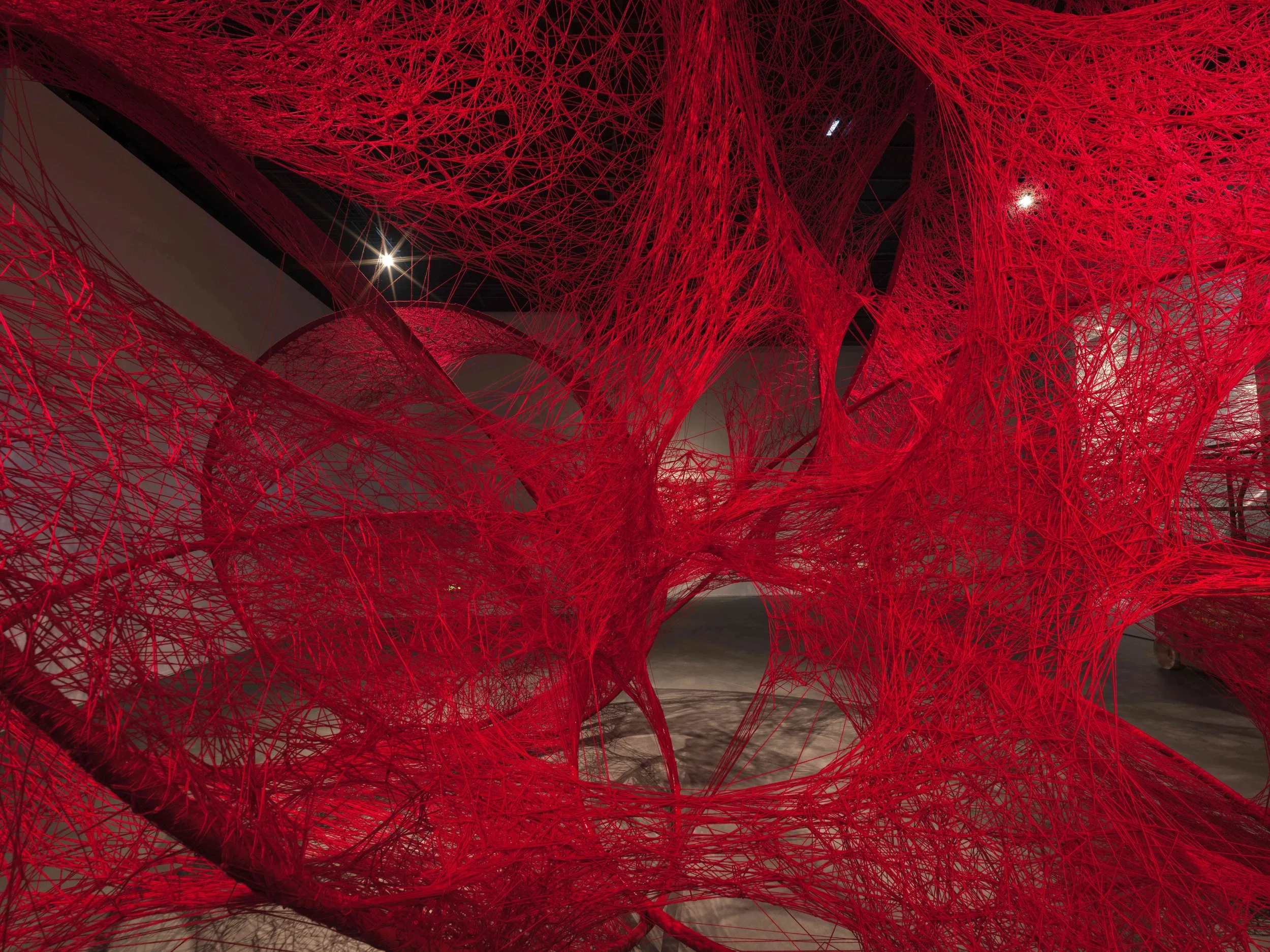 CHIHARU SHIOTA–塩田千春